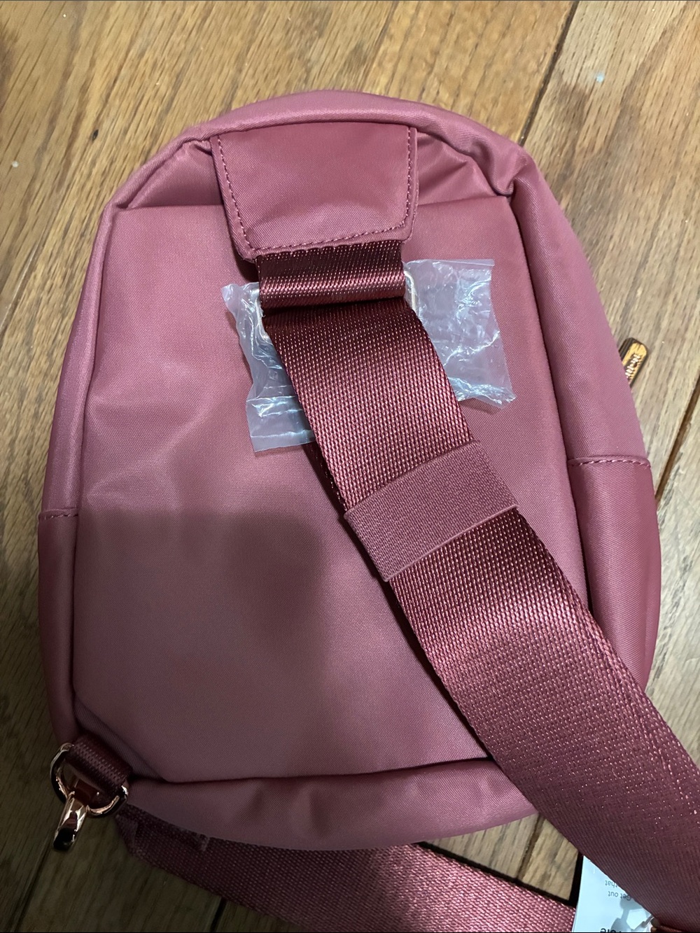 lululemon athletica Everywhere Sling Bag NWT - Picture 6 of 8